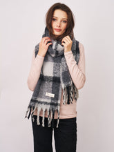CHECK BRUSH TASSEL SCARF - BLACK | Vintage Havana Black