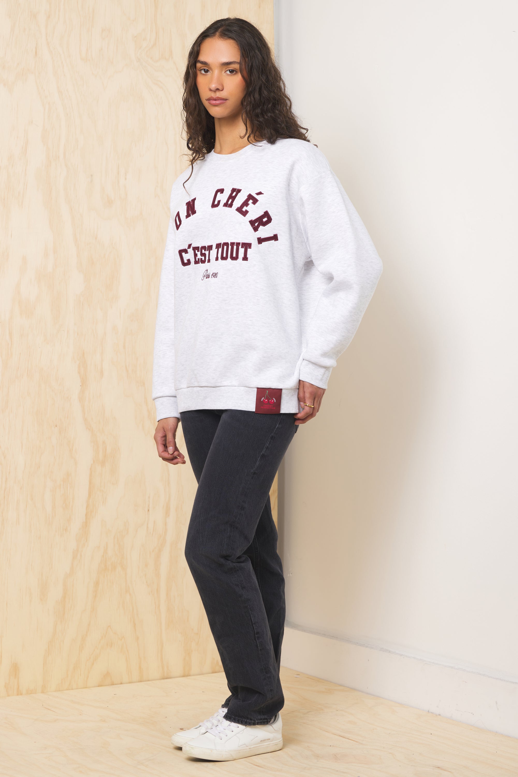 Comfort Fleece Crew with Applique | Vintage Havana Ash Grey