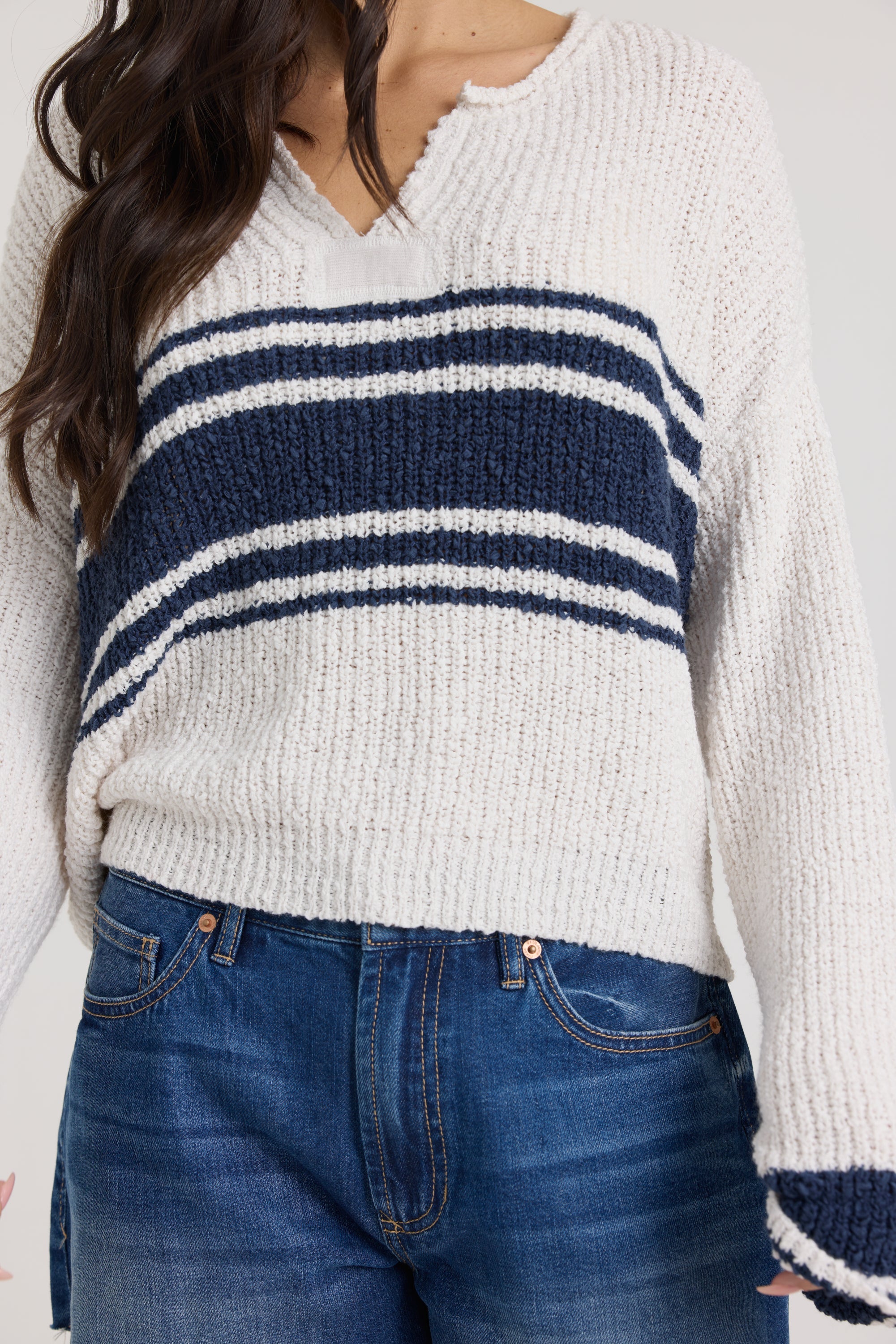 V Neck Sweater with Contrast Stripe | Vintage Havana