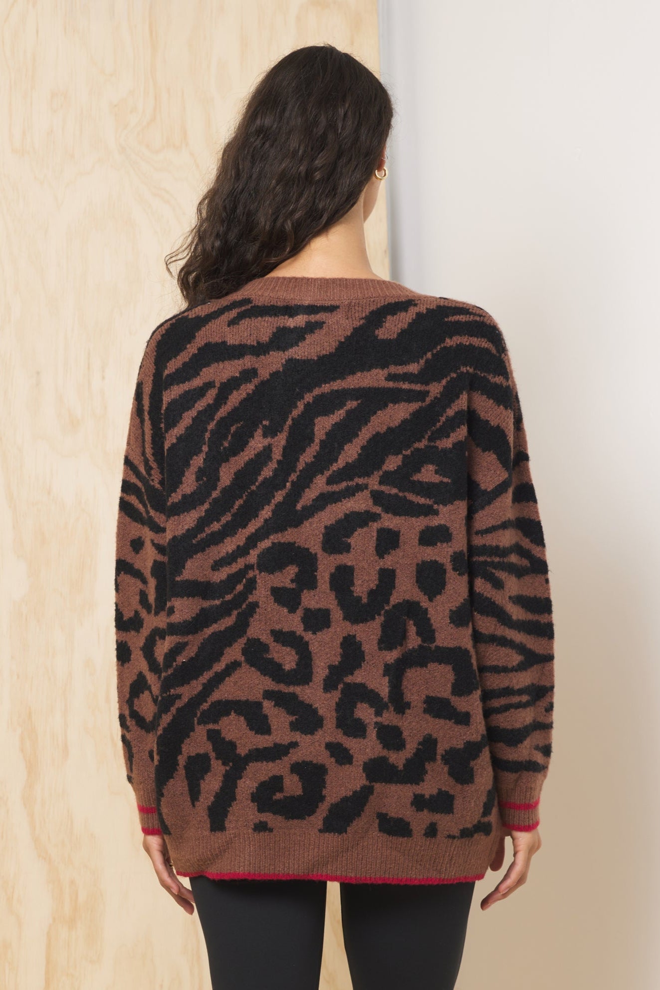 V Neck Jacquard Sweater | Vintage Havana Wild Caramer w/ Red