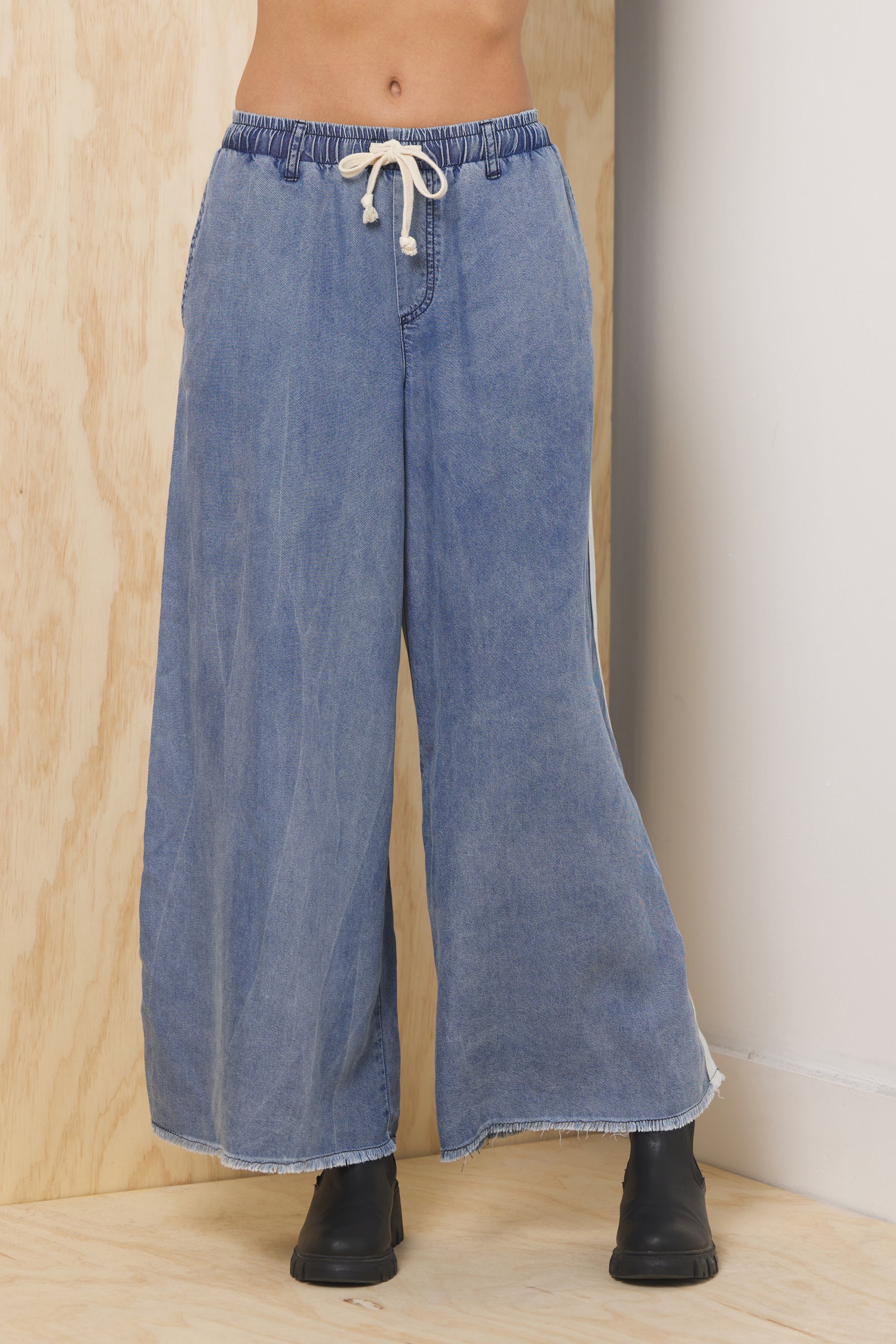 Tencel Wide Leg Pant w/ Contrast | Vintage Havana Washed Denim w/ Ivory