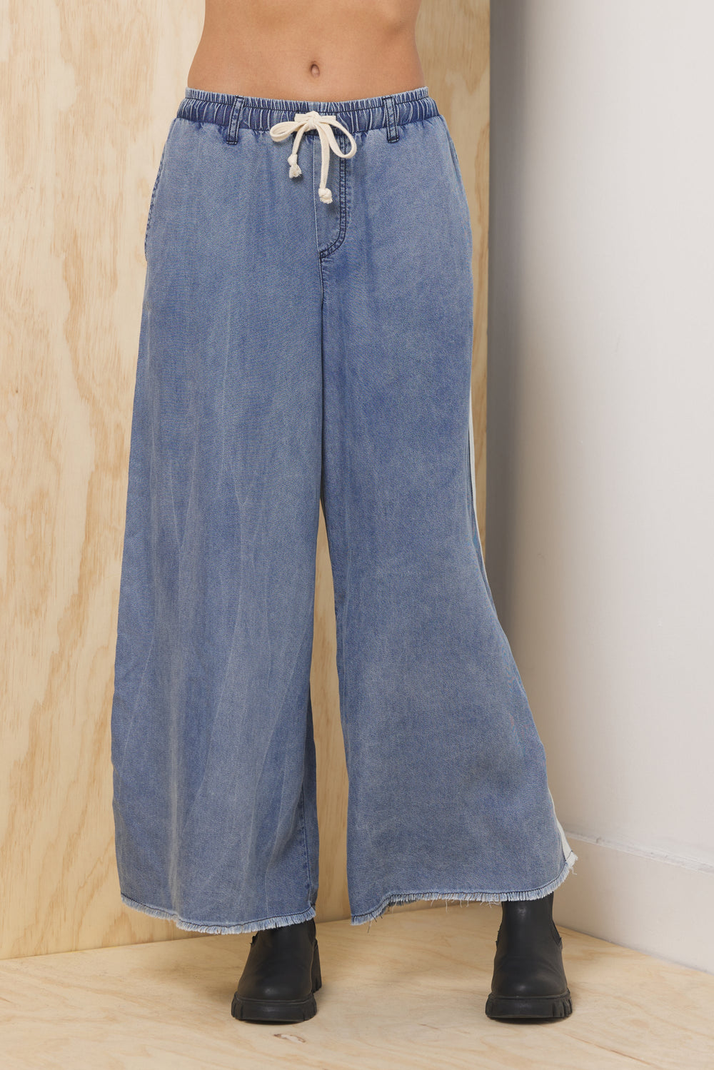 Tencel Wide Leg Pant w/ Contrast | Vintage Havana Washed Denim w/ Ivory