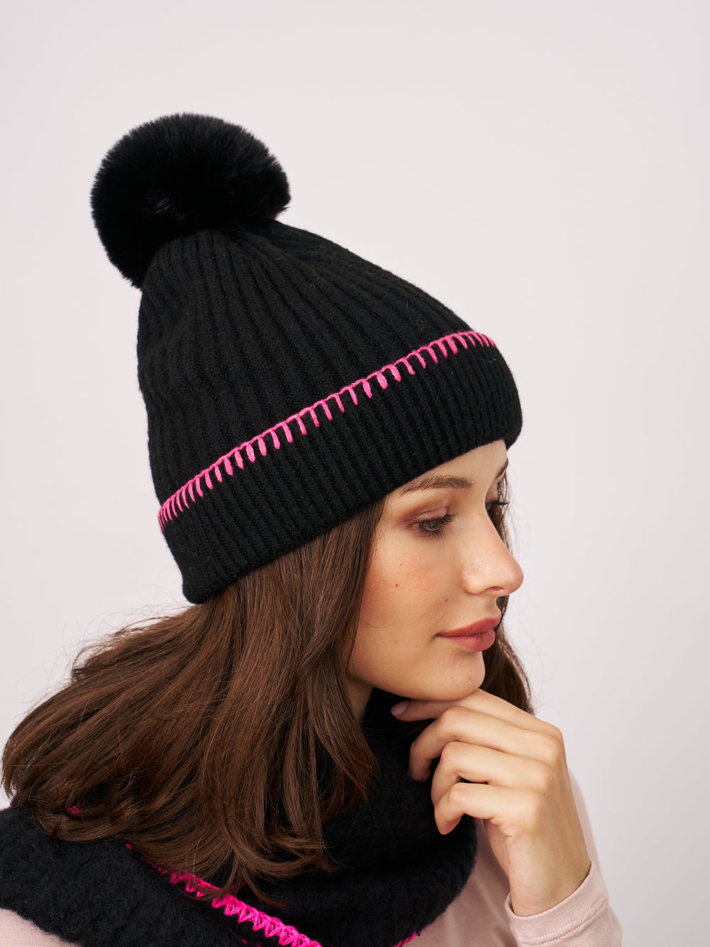 RIBBED POMPOM BEANIE - BLACK/PINK | Vintage Havana Black/Pink