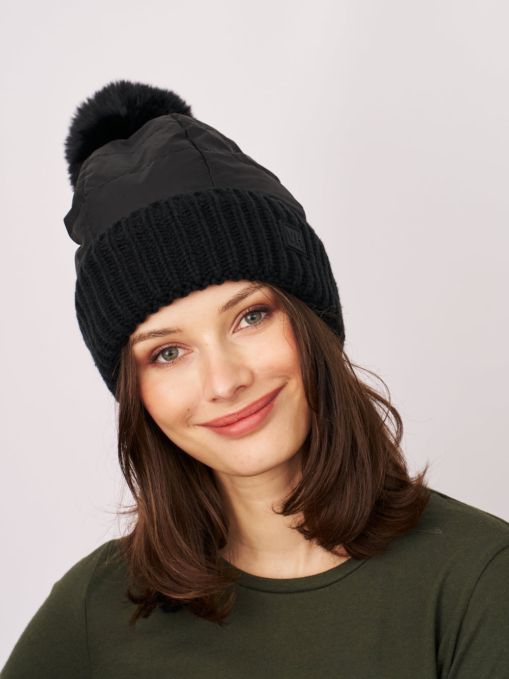 PUFFER POMPOM HAT - BLACK | Vintage Havana Black