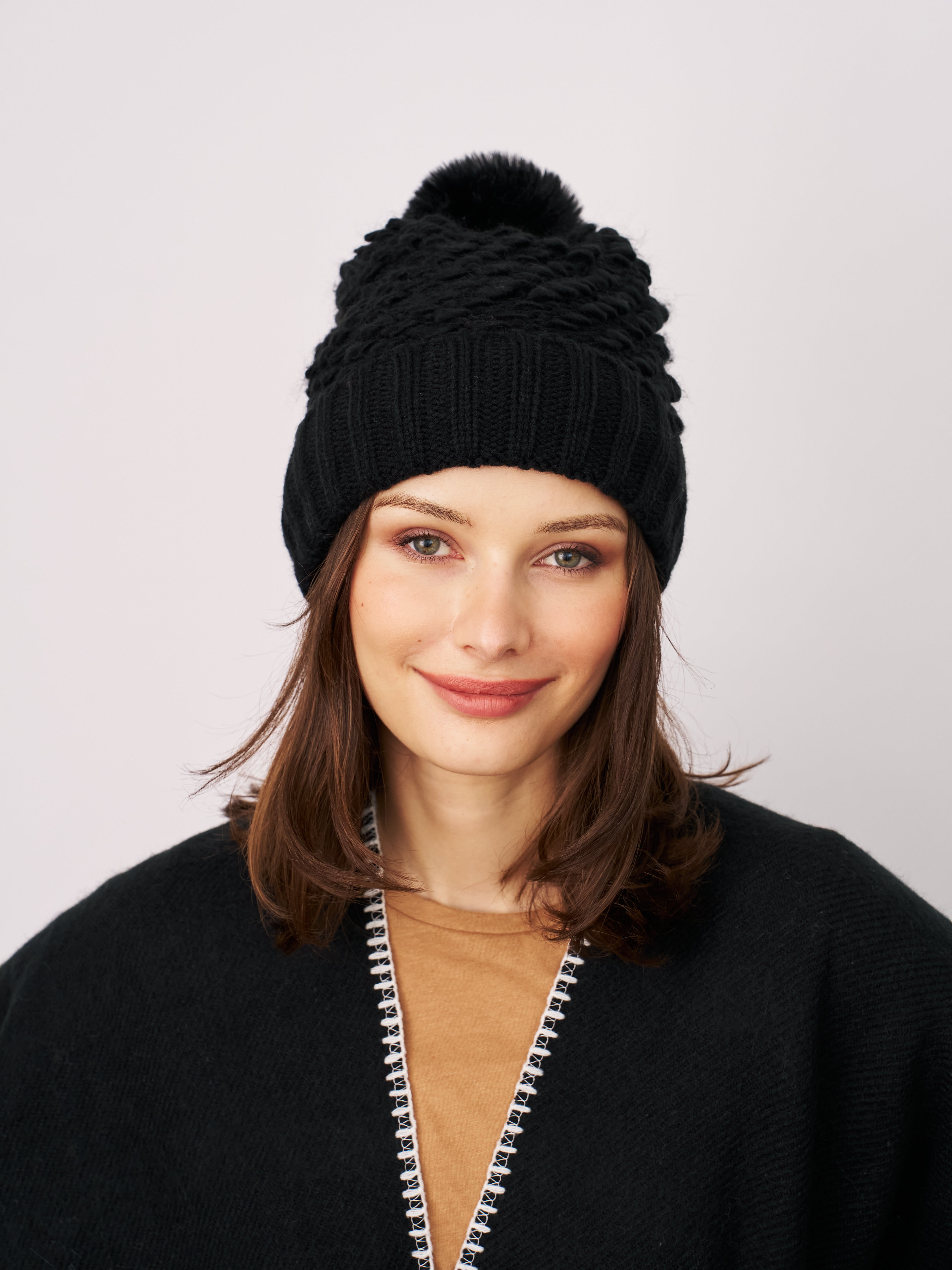 TURN UP POMPOM HAT - BLACK | Vintage Havana Black