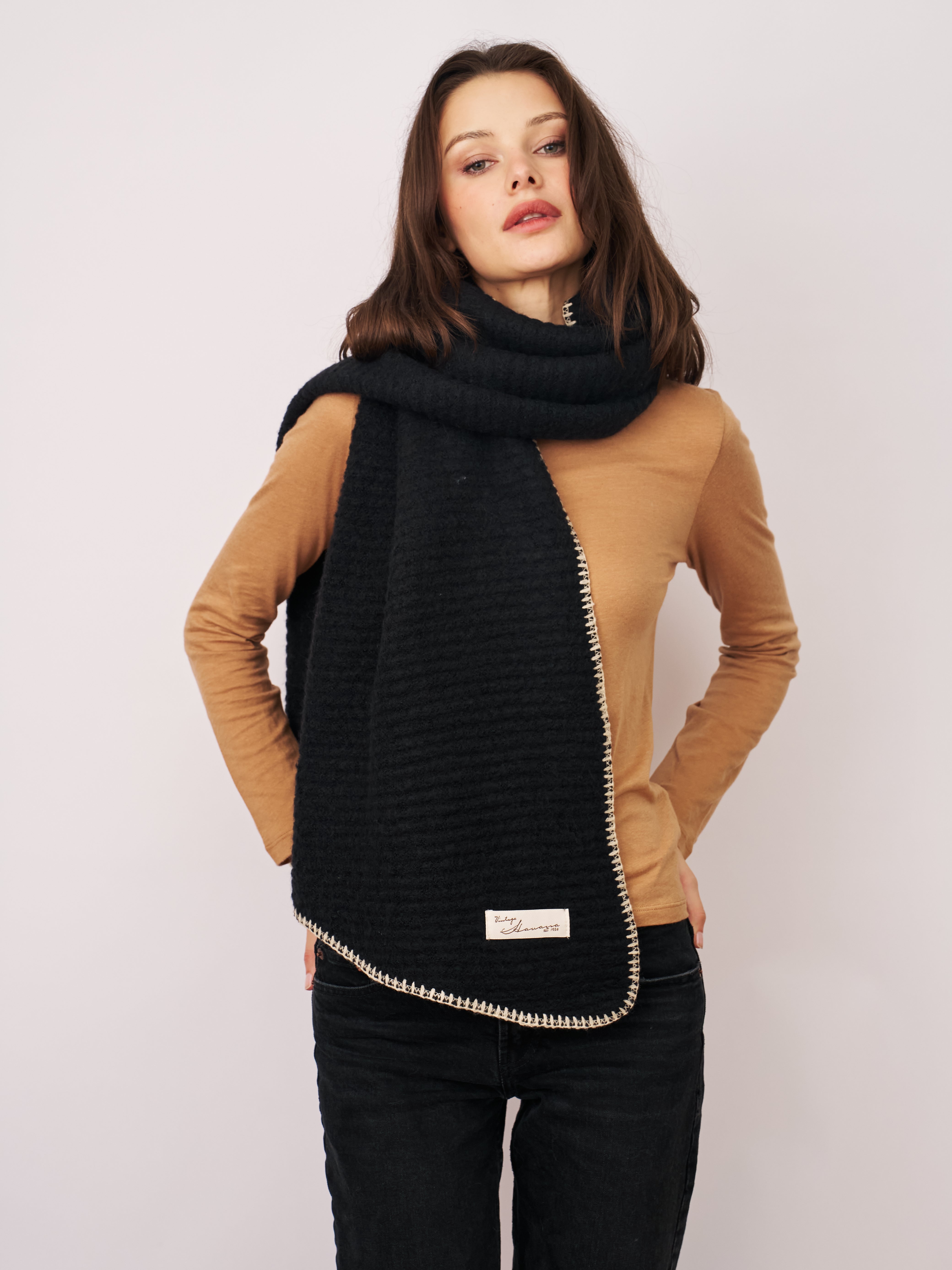 BLANKET STITCH KNIT SCARF - BLACK/IVORY | Vintage Havana Black/Ivory